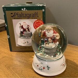 PFALTZGRAFF Winterberry Snowglobe, NIB
